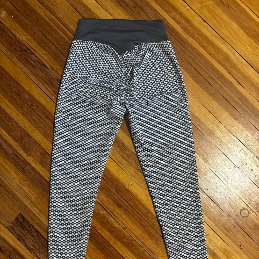 Scrunch butt leggings